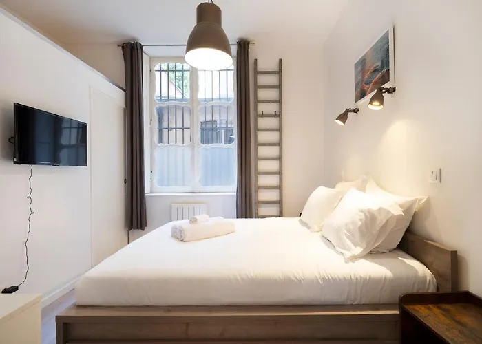 Апартаменты Le De Montesquieu - Appt Centre De